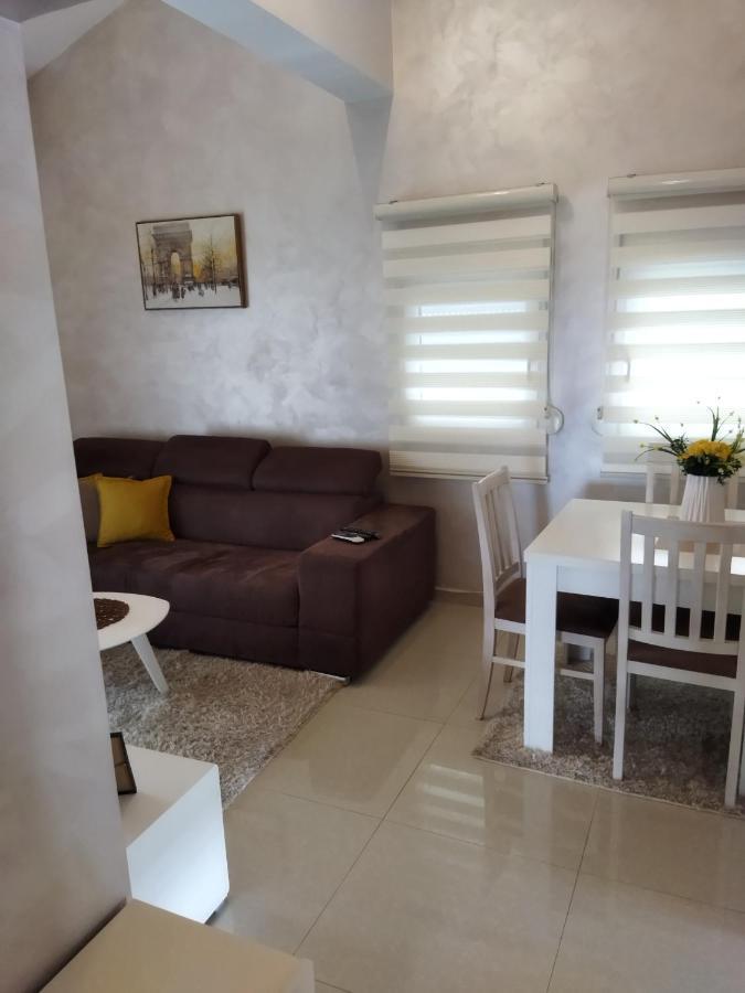 Apartmani Stijepovic พอดโกริกา ภายนอก รูปภาพ