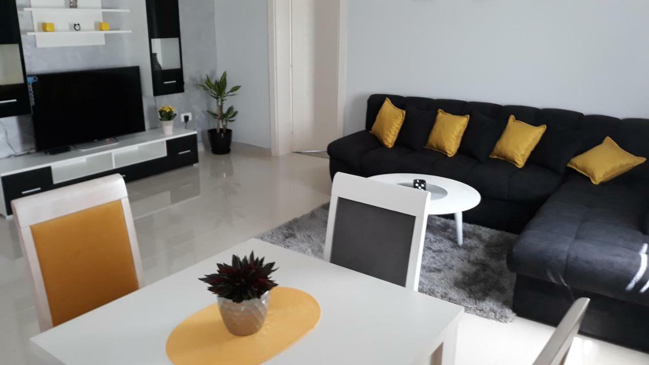 Apartmani Stijepovic พอดโกริกา ภายนอก รูปภาพ