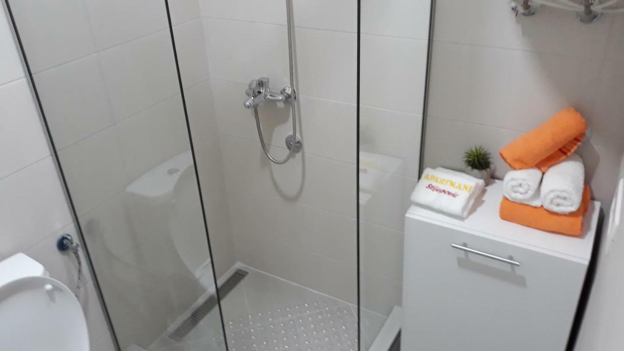 Apartmani Stijepovic พอดโกริกา ภายนอก รูปภาพ