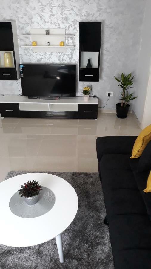 Apartmani Stijepovic พอดโกริกา ภายนอก รูปภาพ