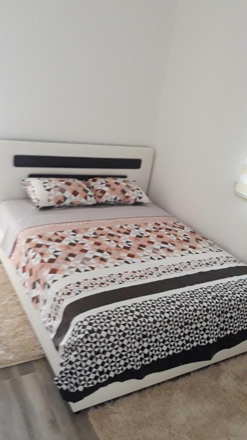 Apartmani Stijepovic พอดโกริกา ภายนอก รูปภาพ