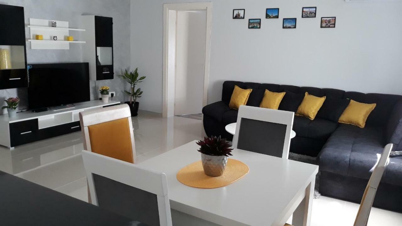 Apartmani Stijepovic พอดโกริกา ภายนอก รูปภาพ