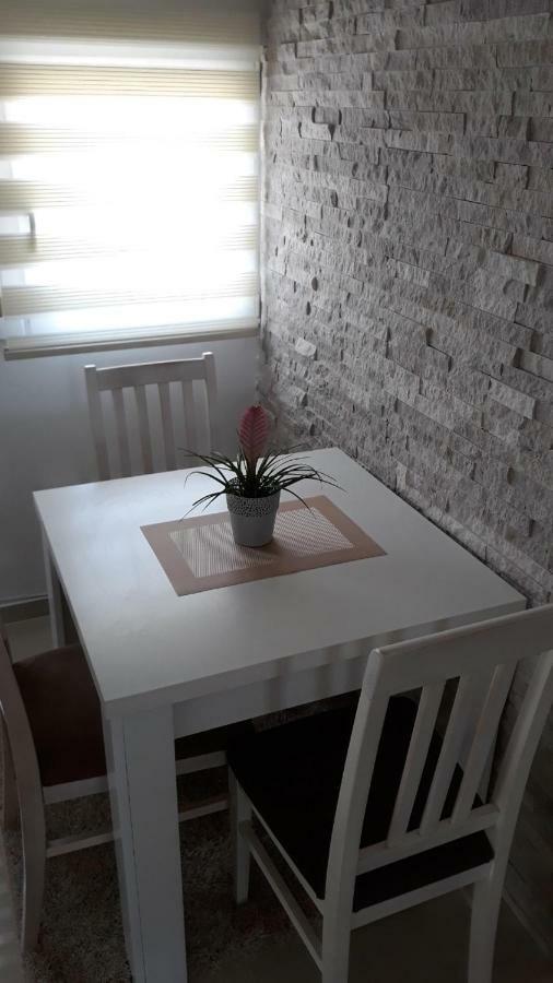 Apartmani Stijepovic พอดโกริกา ภายนอก รูปภาพ