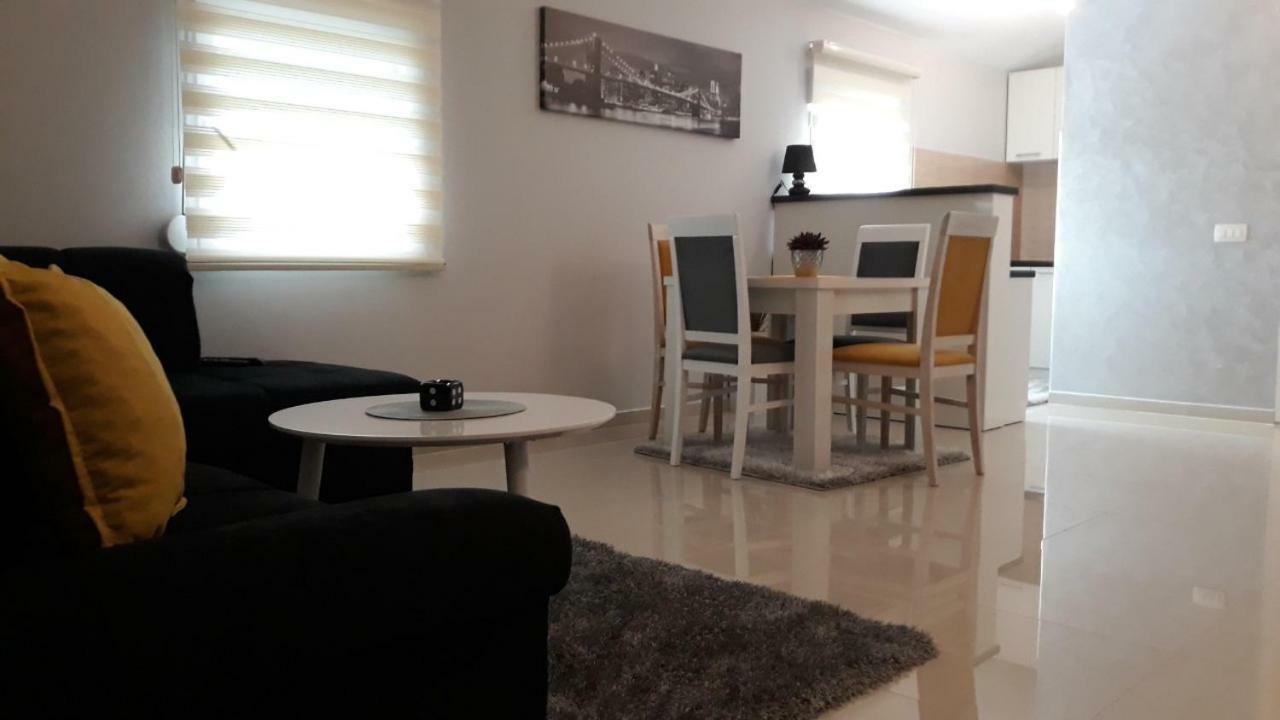 Apartmani Stijepovic พอดโกริกา ภายนอก รูปภาพ