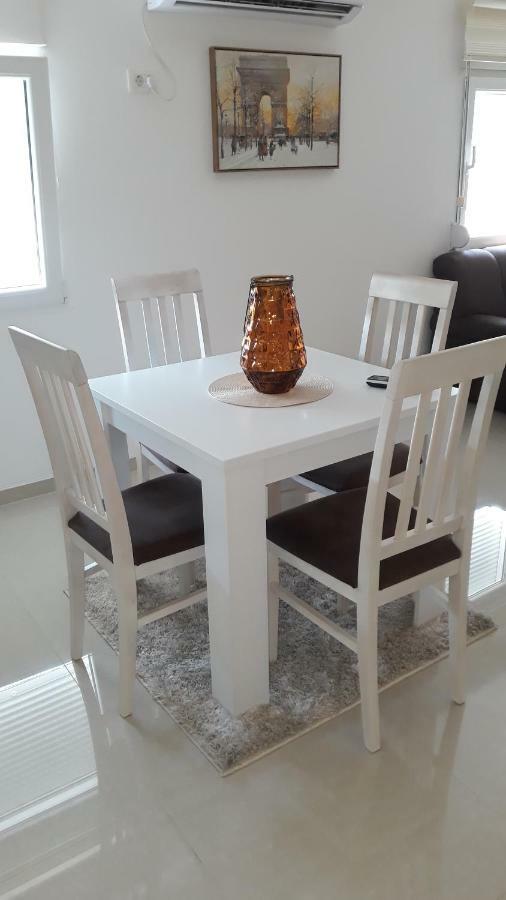 Apartmani Stijepovic พอดโกริกา ภายนอก รูปภาพ