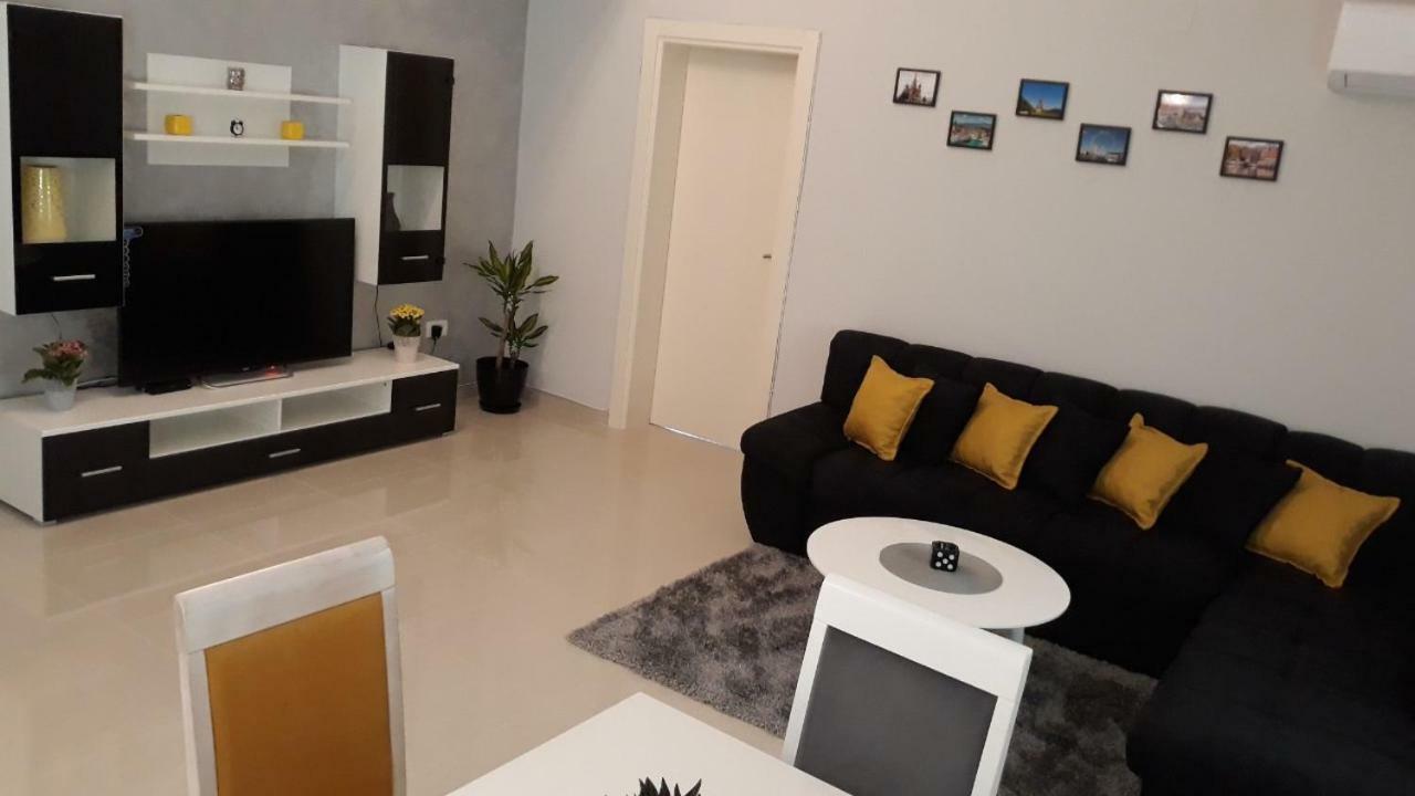 Apartmani Stijepovic พอดโกริกา ภายนอก รูปภาพ