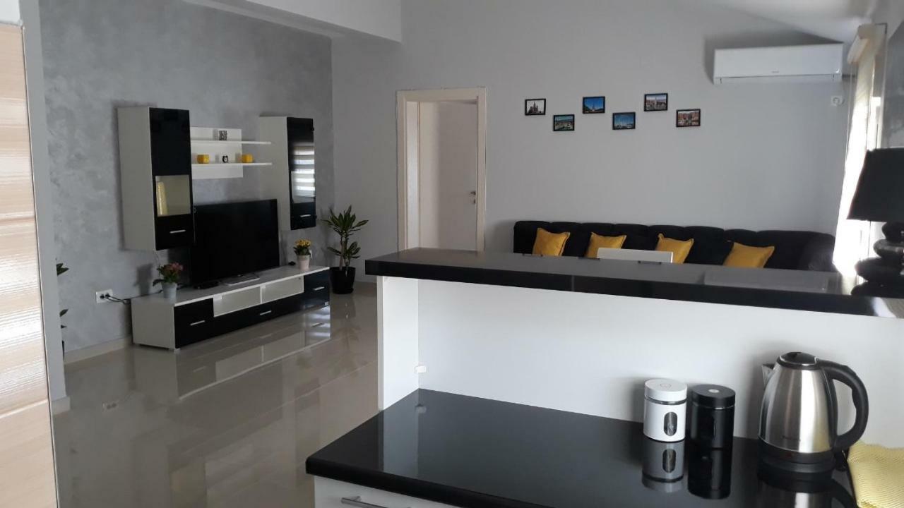 Apartmani Stijepovic พอดโกริกา ภายนอก รูปภาพ