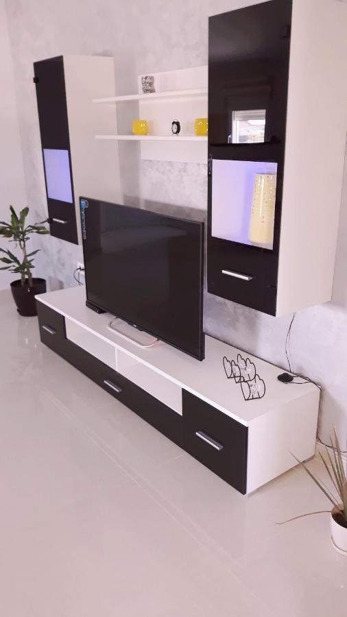 Apartmani Stijepovic พอดโกริกา ภายนอก รูปภาพ